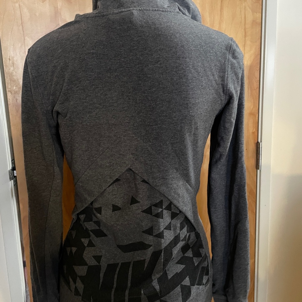 Nike Dri-Fit Gray zip hoodie women’s small with geometric logo